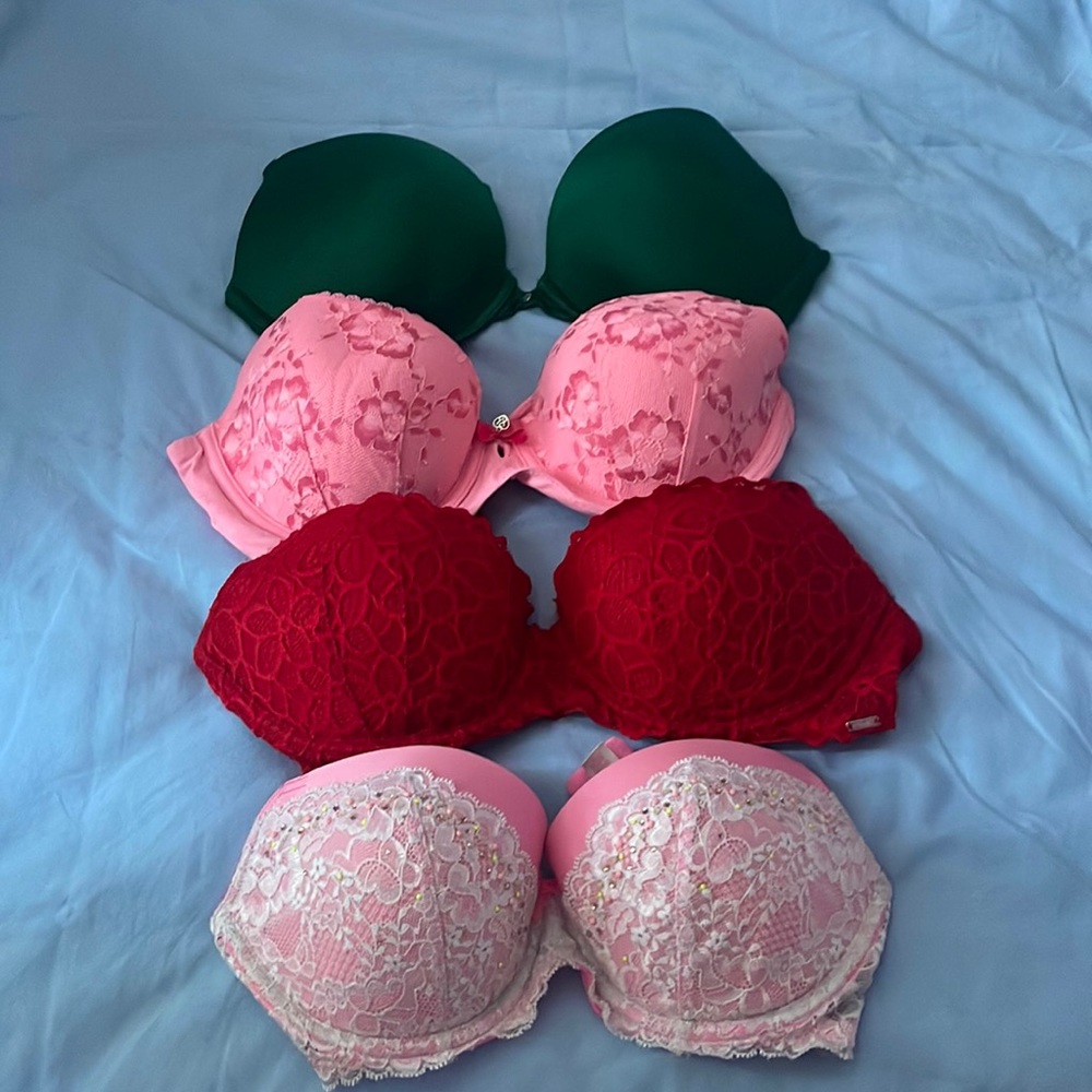 Victoria’s Secret Bras Barely Worn